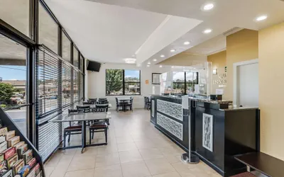 Photo 3 - Quality Inn & Suites Hot Springs-Lake Hamilton