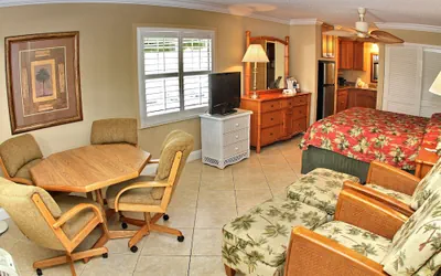 Photo 3 - Gulfcoast Inn Naples