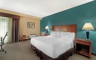 Photo 2 - Best Western Plus Plattsburgh