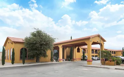 Photo 2 - Days Inn by Wyndham Carlsbad