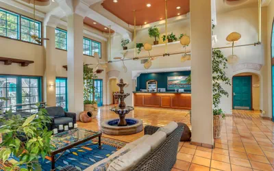 Photo 5 - Quality Suites Downtown San Luis Obispo