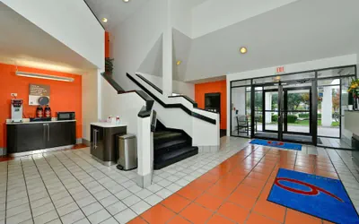 Photo 3 - Motel 6 Plano, TX - West - Frisco