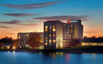 Photo 2 - Kansas City Airport Marriott