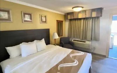 Photo 3 - Hibiscus Inn & Suites
