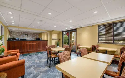 Photo 2 - Hibiscus Inn & Suites