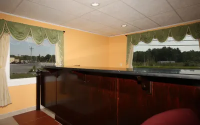Photo 5 - Days Inn by Wyndham Queensbury/Lake George