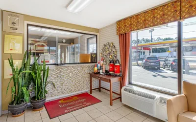 Photo 3 - Econo Lodge Creedmoor - Butner