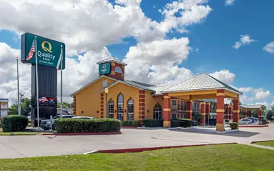 Photo 2 - Quality Inn Siloam Springs West