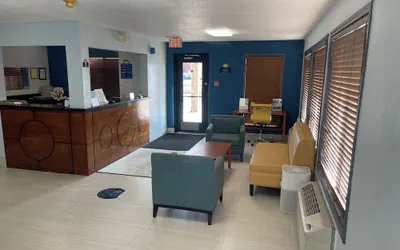 Photo 5 - Days Inn by Wyndham Muncie -Ball State University