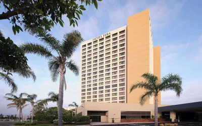 Photo 2 - Hotel Fera Anaheim, a DoubleTree by Hilton