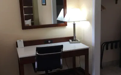 Photo 4 - Days Inn by Wyndham Cornelia