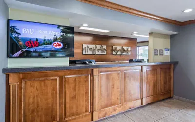 Photo 4 - Best Western Plus North Canton Inn & Suites