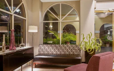 Photo 3 - La Quinta Inn & Suites by Wyndham Miami Lakes