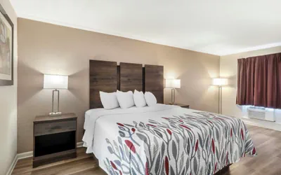 Photo 4 - Red Roof Inn Manchester, TN