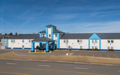 Photo 2 - Days Inn by Wyndham Dodge City