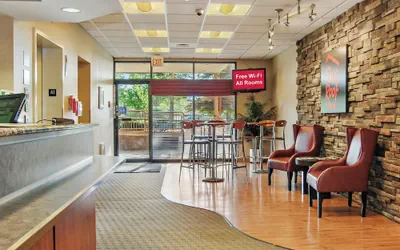 Photo 3 - Red Roof Inn Cleveland Airport-Middleburg Heights