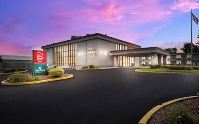 HomeTowne Studios by Red Roof Painted Post