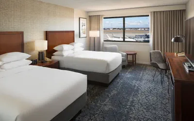 Photo 2 - Sheraton Hartford Hotel at Bradley Airport