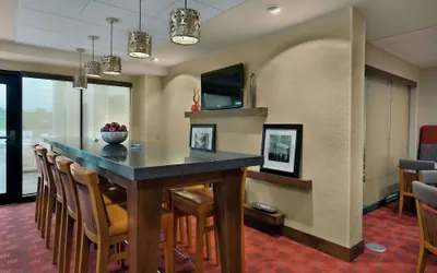 Photo 3 - Hampton Inn Milwaukee/Brookfield
