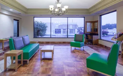 Photo 4 - Days Inn by Wyndham Dalton