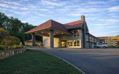 Photo 2 - Quality Inn Kodak Sevierville