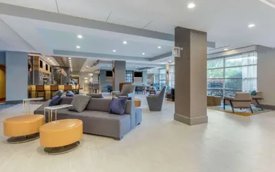 Photo 2 - DoubleTree by Hilton Birmingham Perimeter Park