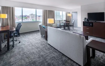 Photo 3 - Holiday Inn Sioux Falls-City Centre by IHG