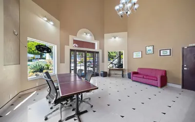 Photo 4 - Econo Lodge Inn & Suites Fallbrook Downtown