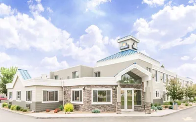 Photo 2 - Days Inn by Wyndham Bismarck