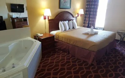 Photo 4 - American Inn Evansville
