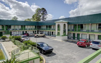 Photo 2 - Rise Inn by OYO US 441