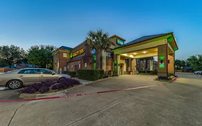 Photo 5 - Quality Inn West Plano - Dallas