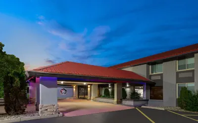 Photo 2 - AmericInn by Wyndham Appleton Downtown