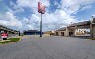 Photo 2 - Red Roof Inn New Orleans - Westbank