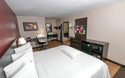 Photo 2 - Red Roof Inn PLUS+ Statesville