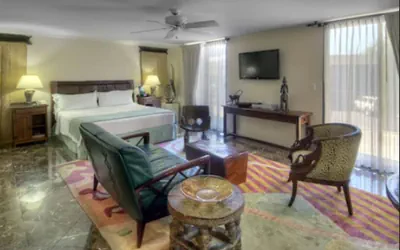 Photo 4 - Dinah's Garden Hotel