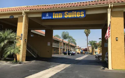 Photo 2 - Riverside Inn & Suites