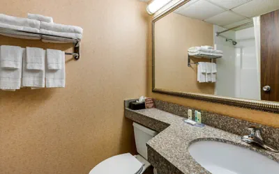 Photo 5 - Quality Inn Old Saybrook - Westbrook