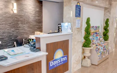 Photo 3 - Days Inn by Wyndham St. Petersburg / Tampa Bay Area