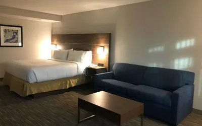 Photo 3 - Holiday Inn Express & Suites Camarillo by IHG