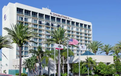 Photo 2 - DoubleTree by Hilton Torrance - South Bay
