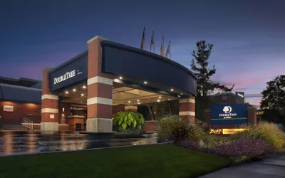 Photo 2 - DoubleTree by Hilton Akron Fairlawn