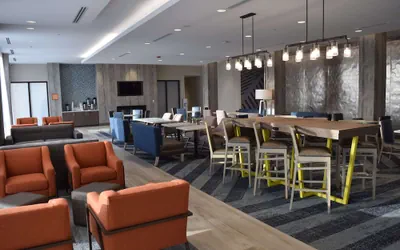 Photo 3 - La Quinta Inn & Suites by Wyndham Middletown-Goshen