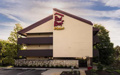 Photo 2 - Red Roof Inn PLUS+ Chicago - Willowbrook