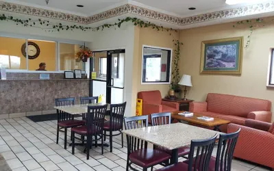 Photo 5 - Red Lion Inn & Suites Caseyville