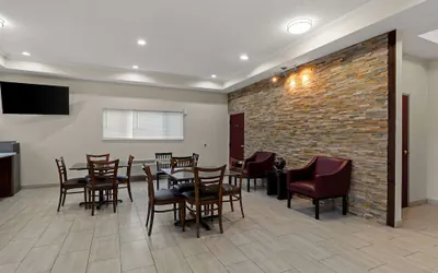 Photo 3 - Red Lion Inn & Suites Caseyville