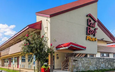 Photo 2 - Red Roof Inn PLUS+ Nashville North - Goodlettsville