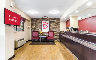 Photo 4 - Red Roof Inn PLUS+ Nashville North - Goodlettsville