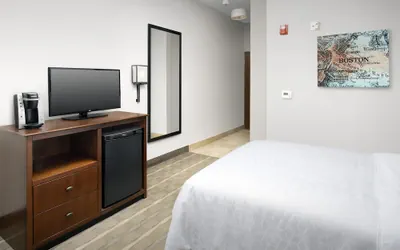 Photo 4 - Holiday Inn Express Boston North-Woburn by IHG