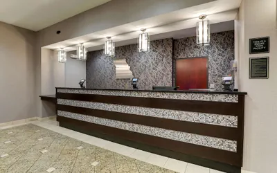 Photo 4 - Drury Inn & Suites St Joseph